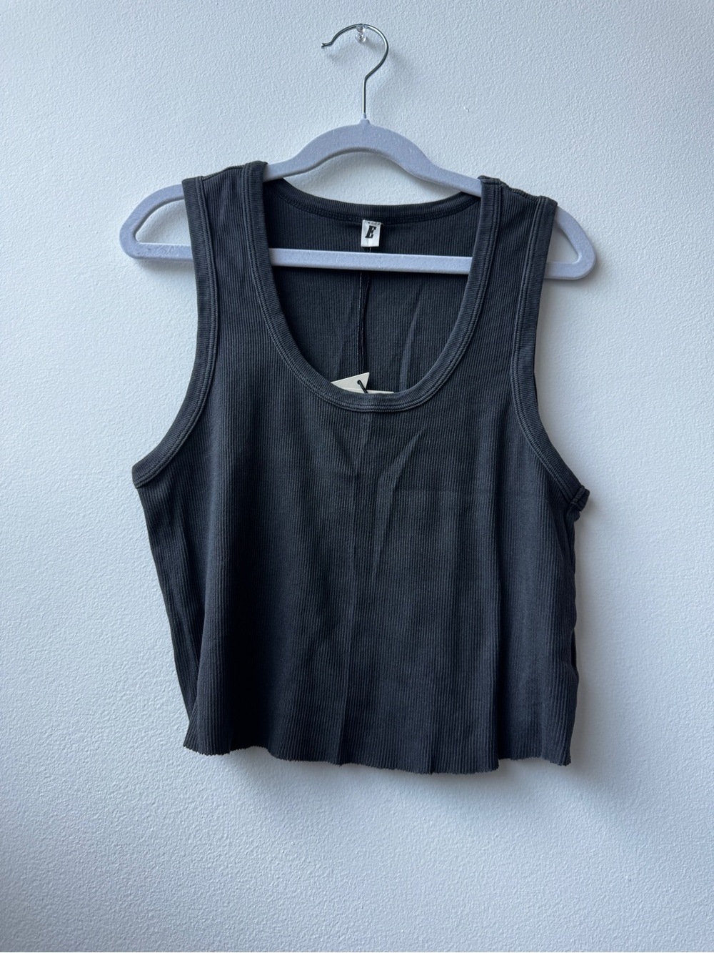 Elwood Malibu Crop Tank NEW - Picture 2 of 6